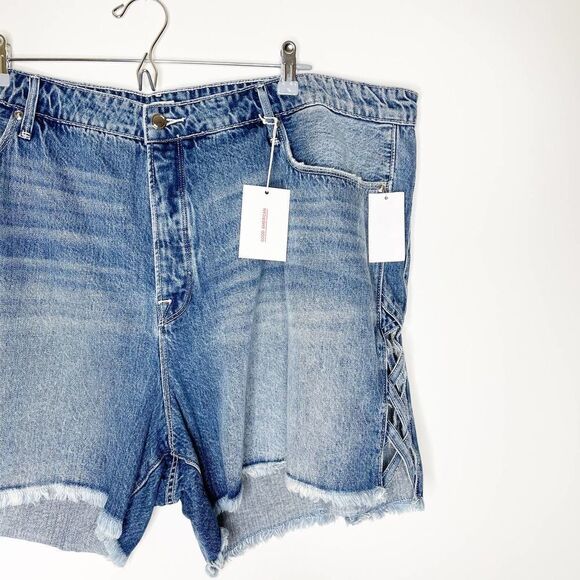 GOOD AMERICAN Lattice Cut Off Denim Shorts - Picture 2 of 10